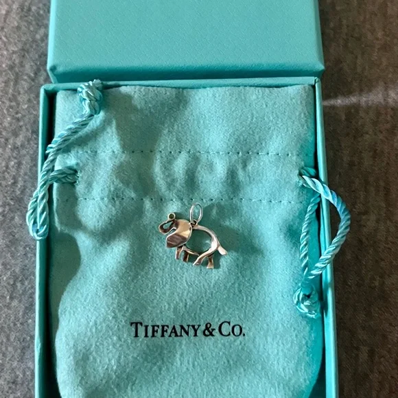 HTF Tiffany & Co “Save the Wild” Elephant Charm with Tsavorite stone - Picture 1 of 4
